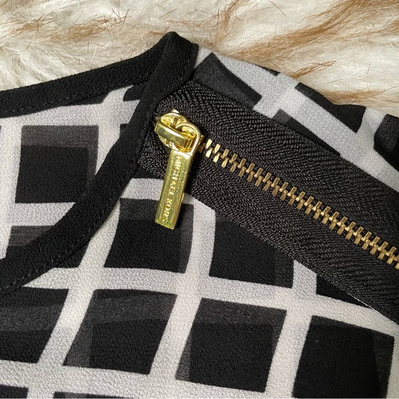 Michael Kors windowpane button down blouse. NWOT - Picture 5 of 9
